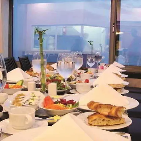 Отель City Hotel 3*