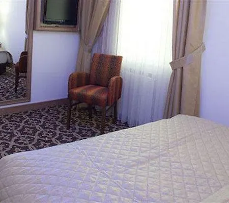 City Hotel Otel