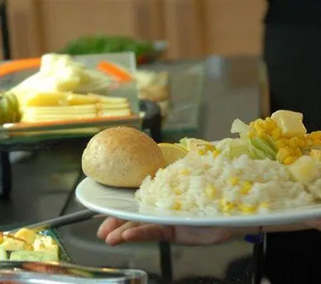 City Hotel Otel