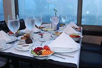 City Hotel Otel