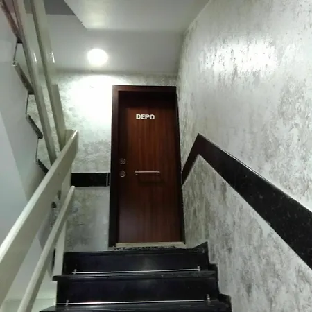City Hotel